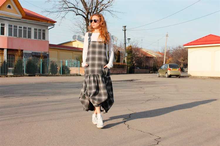 Мода в офисе - лучшие сочетания для стильных женских сарафанов